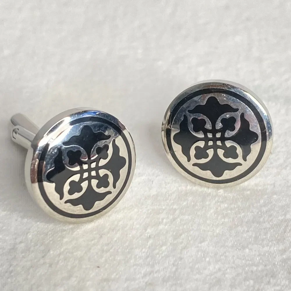 💎Round Cufflinks Black Enamel On Silver Tone Metal Flowery Geo Abstract Design